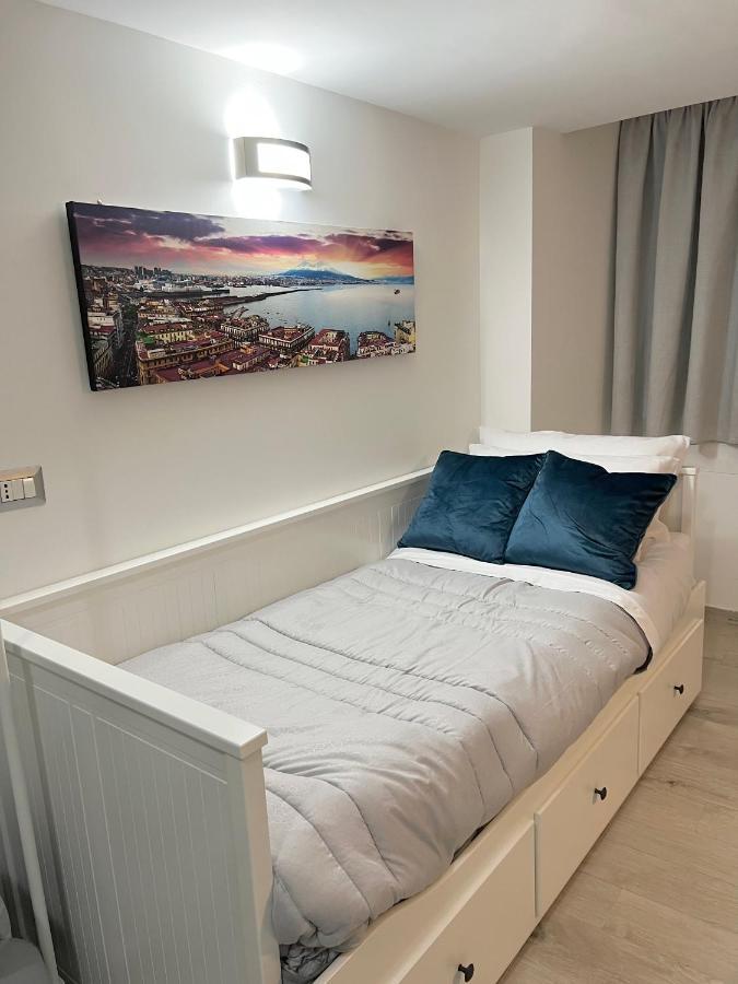 La Casa Di Raffaele Napoli Centro Bed & Breakfast ภายนอก รูปภาพ