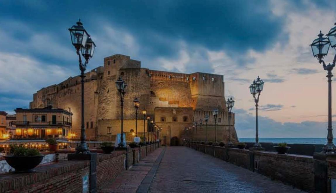La Casa Di Raffaele Napoli Centro Bed & Breakfast ภายนอก รูปภาพ