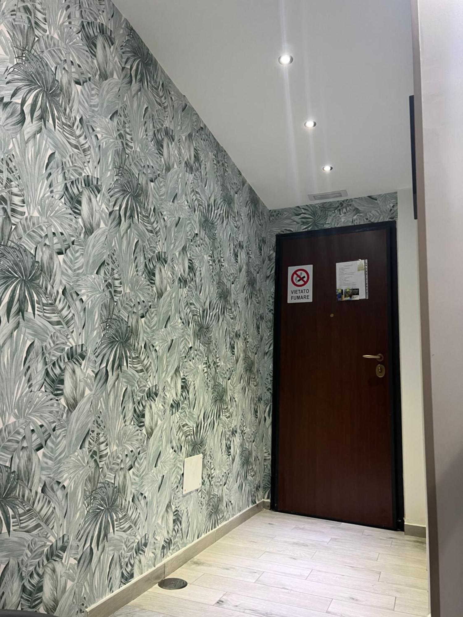 La Casa Di Raffaele Napoli Centro Bed & Breakfast ภายนอก รูปภาพ
